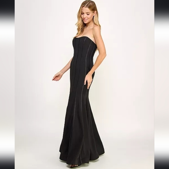 Speechless Dresses & Skirts - NWT Speechless Juniors Corset Strapless Gown in Black Size 9